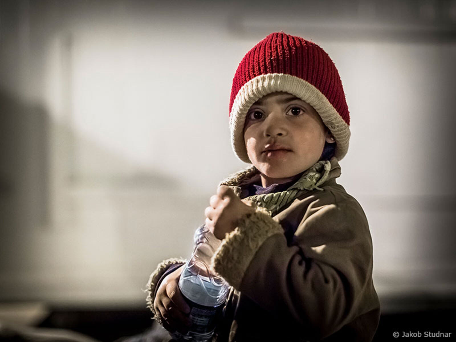 Die Johanniter unterstützen Flüchtlinge dabei, den harten Winter im Libanon zu überstehen