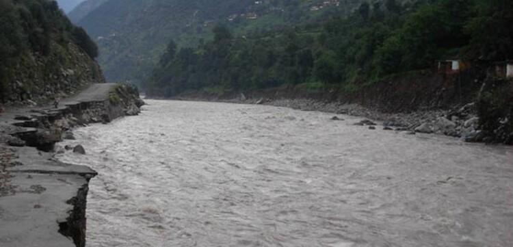 Flut Pakistan: Reißender Fluss