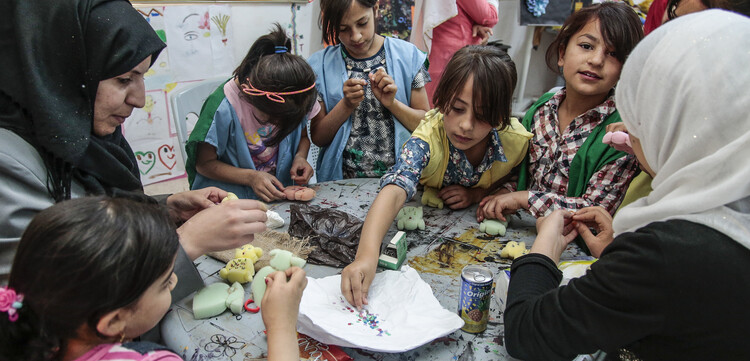 Im Kinderzentrum des Flüchtlingscamps werden Mädchen und Jungen betreut. Im Kinderzentrum des Flüchtlingscamps werden Mädchen und Jungen betreut.