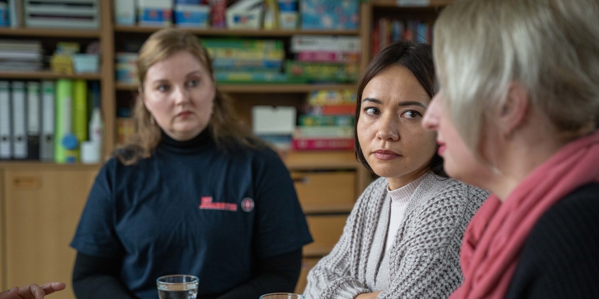 Malvina von den Johannitern unterstützt auch Erwachsene bei der Integration in Deutschland