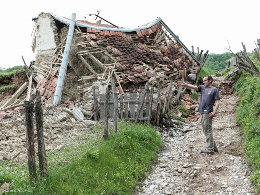 Massive Erdrutsche in dem Dorf Rebelj, rund 100 Kilometer westlich von Belgrad