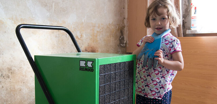 027-bs-hochwasser-okt-27 Auch die Kinderzimmer von Kevin (9) und Lena (3) hat es erwischt
