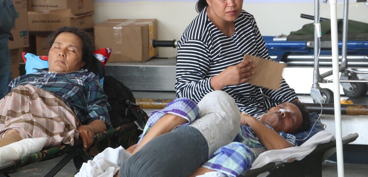 Tausende Menschen sind bei der Naturkatastrophe auf Sulawesi verletzt worden Tausende Menschen sind bei der Naturkatastrophe auf Sulawesi verletzt worden