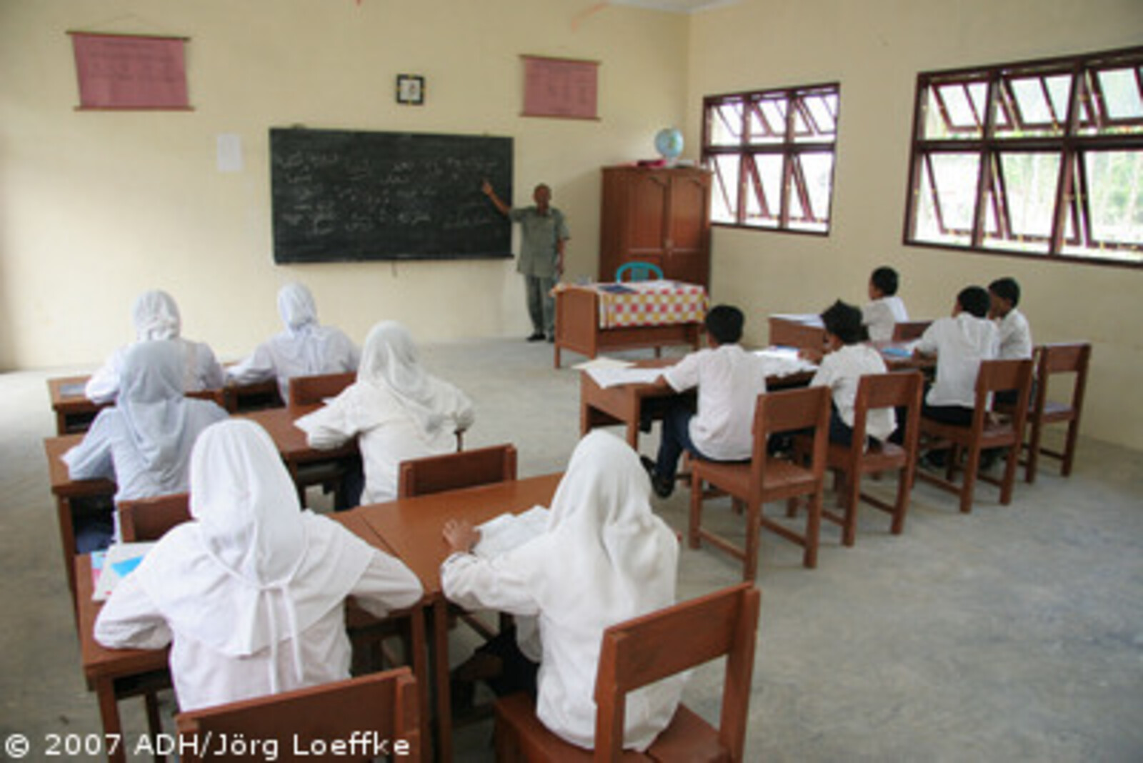 Tsunami-Hilfe Indonesien: Schulunterricht an der Schule von Krueng Manggi