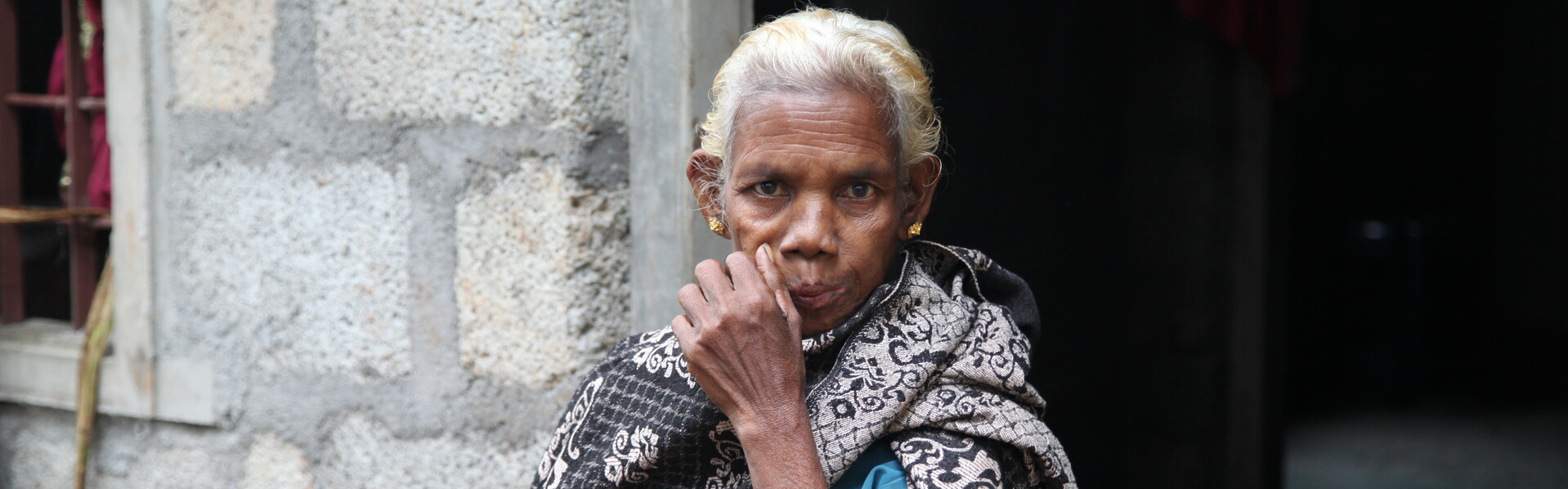 Eine Frau in Indien, einem der größten Länder in Asien