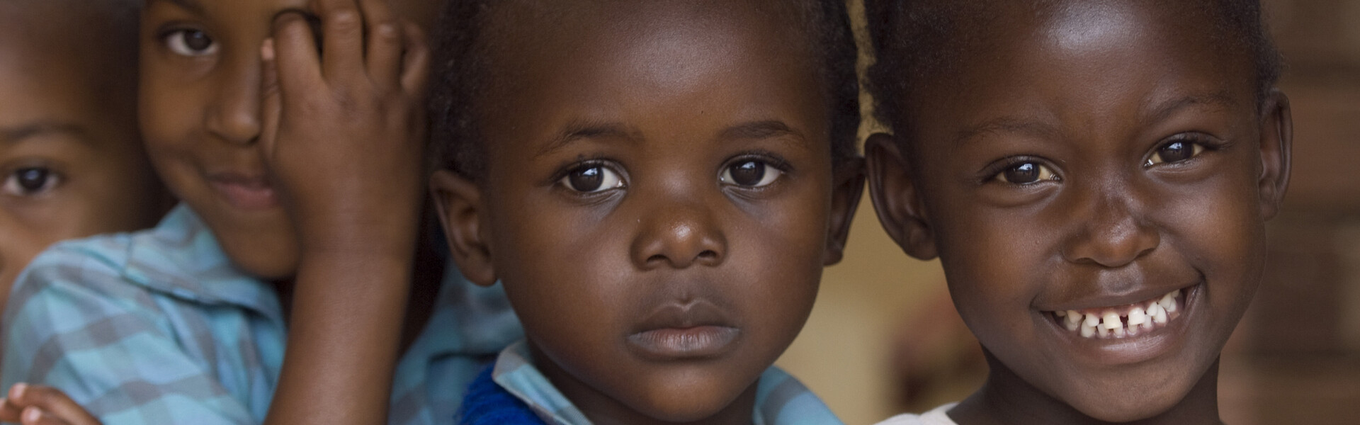 In vielen Ländern Afrikas müssen Kinder arbeiten, um ihre Familien zu unterstützen