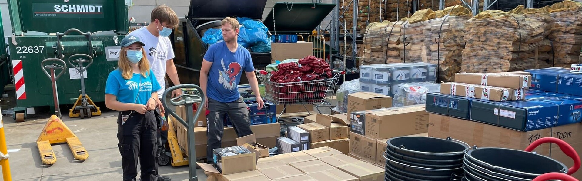 Helfer:innen von Habitat for Humanity beim Hilfseinsatz in Dernau