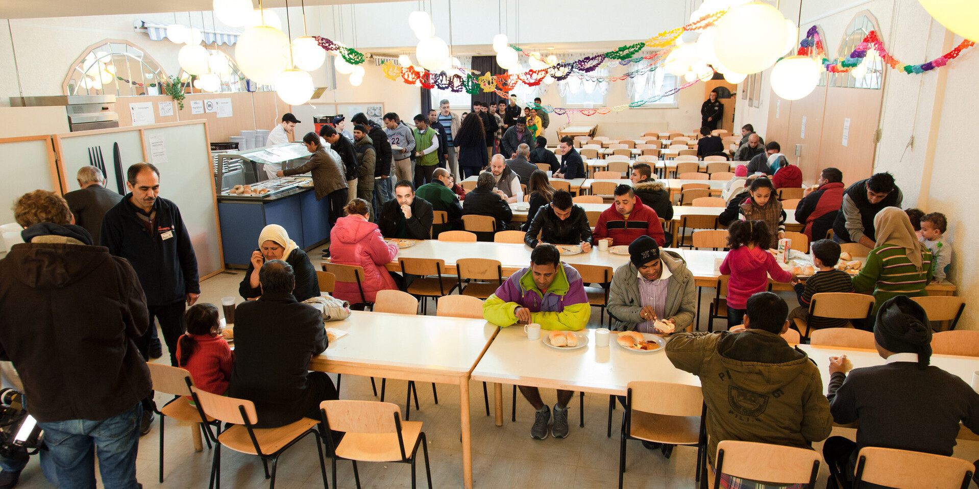 Speiseraum in einer Flüchtlingsunterkunft, betreut von den Johannitern, in Deutschland in 2015 (Archivbild) Speiseraum in einer Flüchtlingsunterkunft, betreut von den Johannitern, in Deutschland in 2015 (Archivbild)