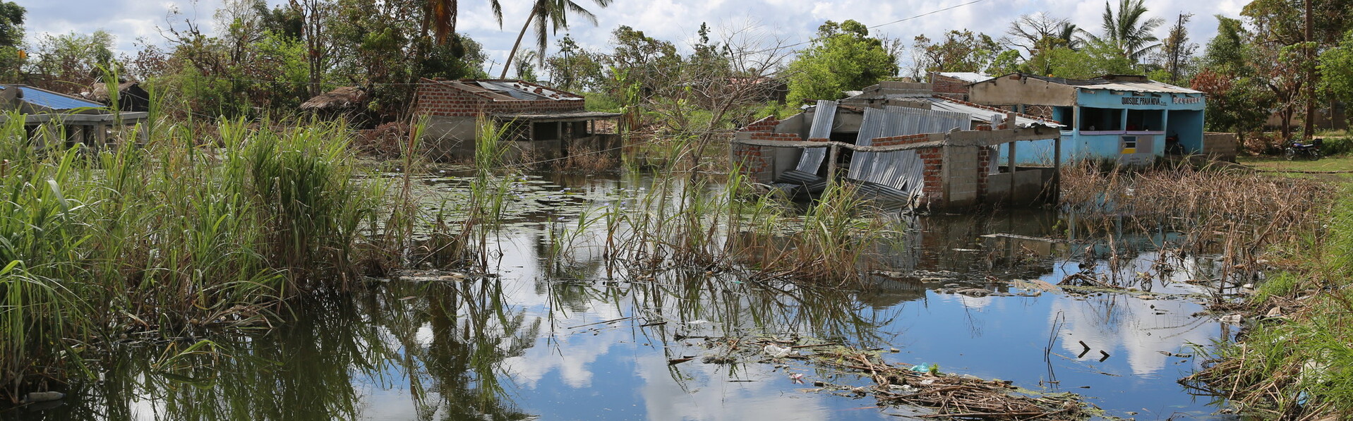 Eine Landschaft in Mosambik, die durch schwere Unwetter überflutet wurde Eine Landschaft in Mosambik, die durch schwere Unwetter überflutet wurde