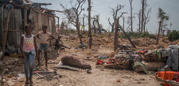 Die Menschen stehen nicht zum ersten Mal hilflos einer Katastrophe gegenüber: Schon das Erdbeben 2010 hinterließ das Land in einem desolaten Zustand.