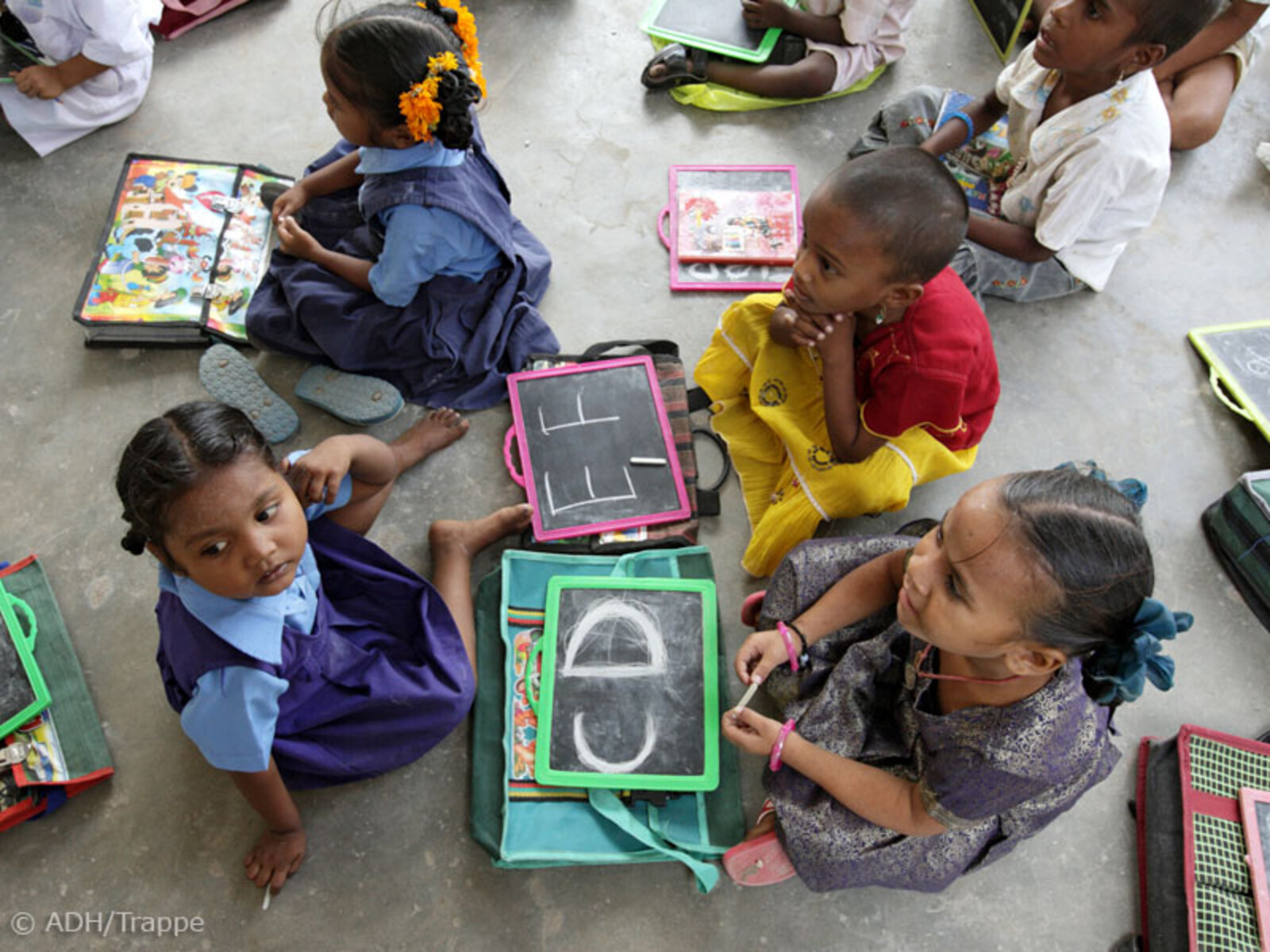 5 Jahre nach dem Tsunami in Indien: Schüler beim Unterricht