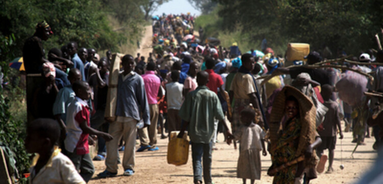 Kongo: Strom von Flüchtlingen auf dem Weg nach Uganda