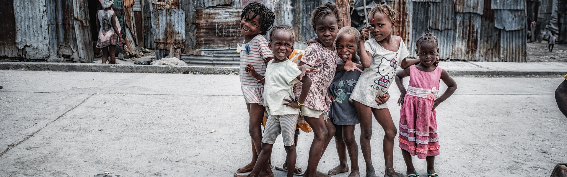 Wo Armut alltäglich ist: Kinder in einem Slum in Haiti