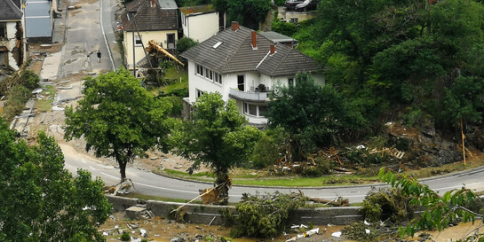 help-deutschland-hochwasser-zerstörung-altenahr_2021