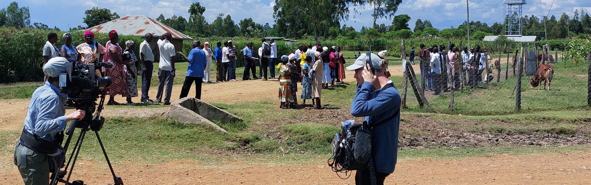 Ein Journalist bei der Arbeit zu seinem Beitrag für den Journalistenpreis Humanitäre Hilfe