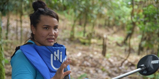 Die Entminerin Jennifer Diaz arbeitet in Kolumbien für Handicap International