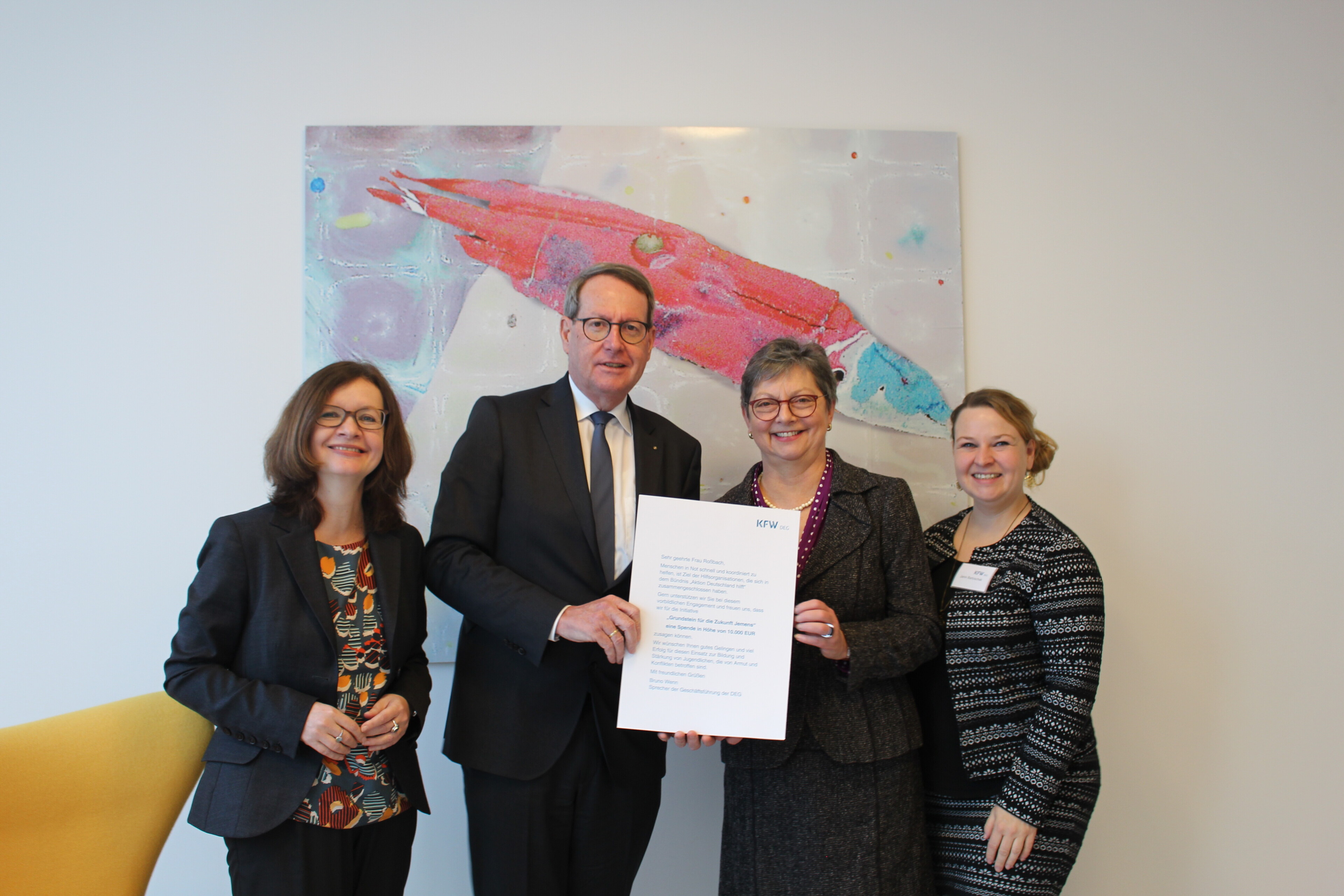 Cordula Rinsche und Geschäftsführer Bruno Wenn von der DEG mit Manuela Roßbach und Janin Bartoschek von Aktion Deutschland Hilft (von links) Cordula Rinsche und Geschäftsführer Bruno Wenn von der DEG mit Manuela Roßbach und Janin Bartoschek von Aktion Deutschland Hilft (von links)
