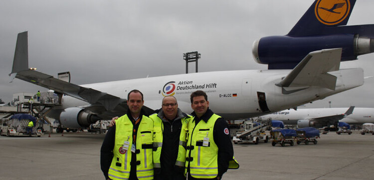 005-bs-800-5-hilfsgueterflug-ph Das Logistiker-Team sorgte bereits in Frankfurt sowie nach der Ankunft des Fliegers in Manila für einen reibungslosen Ablauf