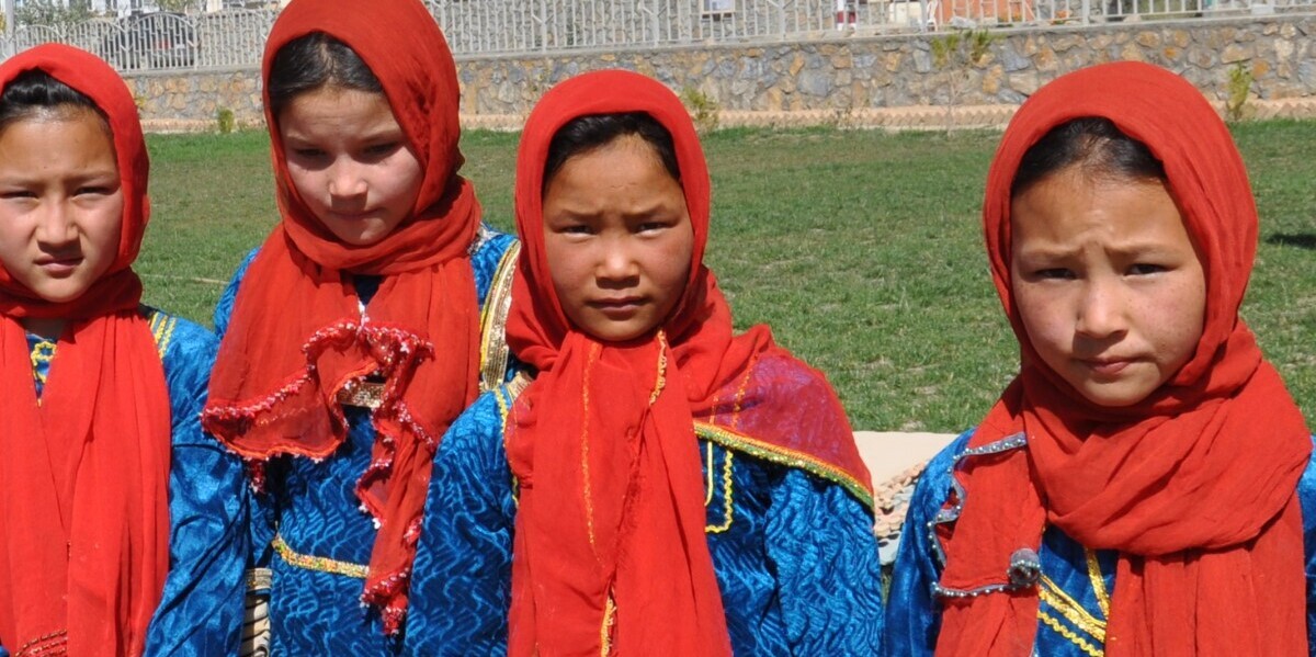 Besonders Mädchen sind in Afghanistan durch die Taliban-Regierung in ihren Freiheiten eingeschränkt, Copyright Help – Hilfe zur Selbsthilfe