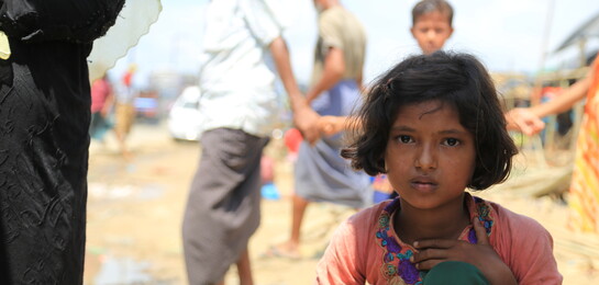 Sie ist eines der vielen Kinder unter den vertriebenen Rohingya: ein Mädchen im Flüchtlingscamp in Bangladesch