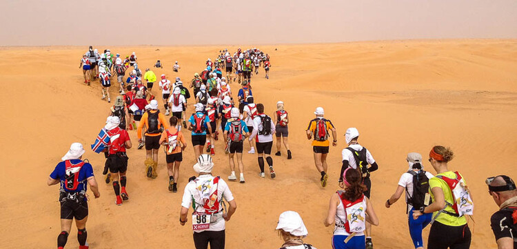 Schweißtreibende Spendenaktion: 111 Kilometer durch die Sahara Schweißtreibende Spendenaktion: 111 Kilometer durch die Sahara