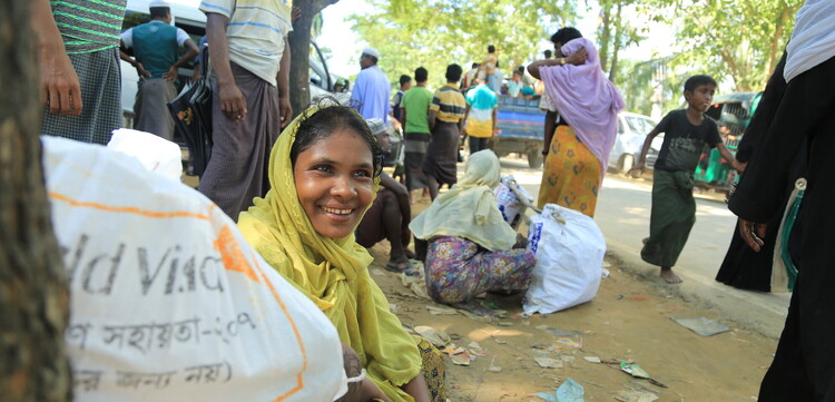 Menschen im Flüchtlingslager Cox’s Bazar in Bangladesch in Asien