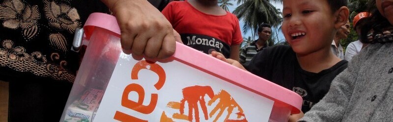 Bündnisorganisation CARE verteilt Nothilfepakete in entlegenen Regionen von Sulawesi, Indonesien