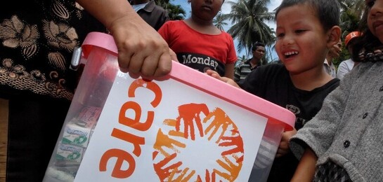 Bündnisorganisation CARE verteilt Nothilfepakete in entlegenen Regionen von Sulawesi, Indonesien