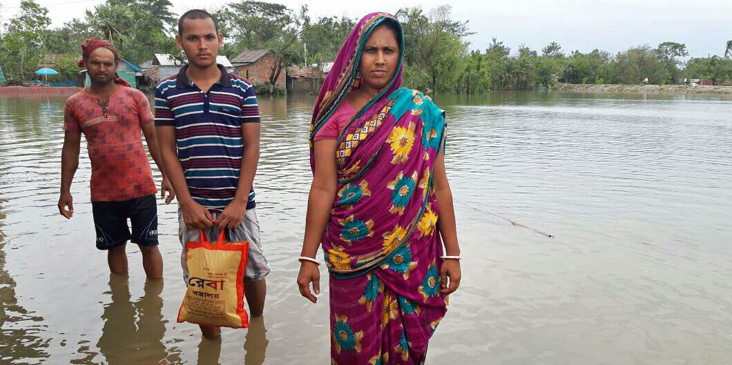 Zyklon Amphan hat in Bangladesch Überschwemmungen verursacht Zyklon Amphan hat in Bangladesch Überschwemmungen verursacht