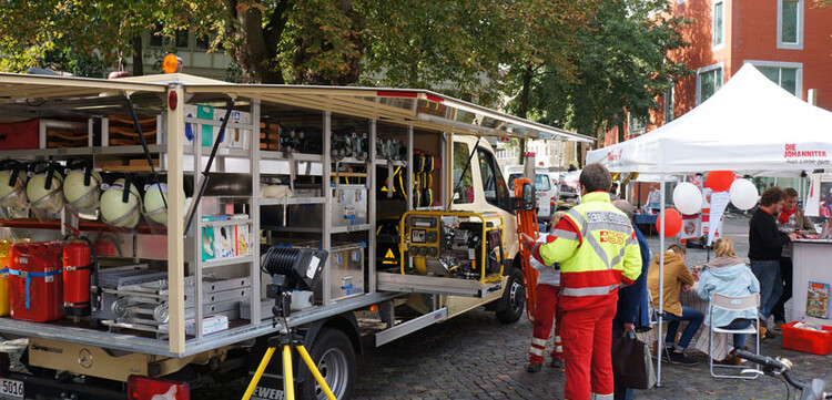 Der ASB präsentierte sich mit einem voll ausgestatteten Gerätewagen