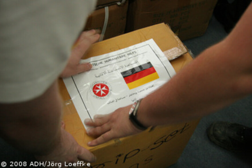 Zyklon in Birma: Aufkleber auf Medikamentenkartons