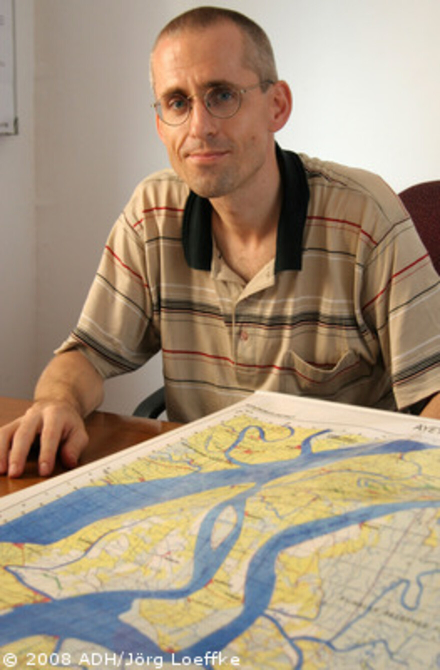 Zyklon in Birma: Marcel Wagner ADRA Programmdirektor Birma