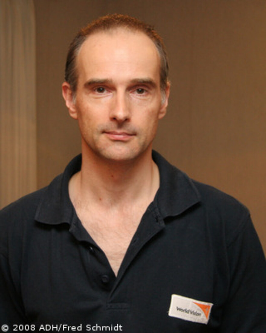 Zyklon in Birma: Portrait von James East, World Vision, Programm Koordinator in Süd-Ost Asien