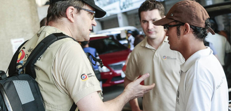 Ein vierköpfiges Team von Mitarbeitern von Aktion Deutschland Hilft flog am Montag nach dem verheerenden Taifun auf die Philippinen