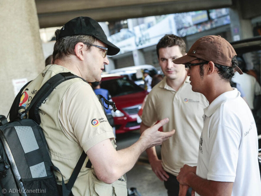 Ein vierköpfiges Team von Mitarbeitern von Aktion Deutschland Hilft flog am Montag nach dem verheerenden Taifun auf die Philippinen