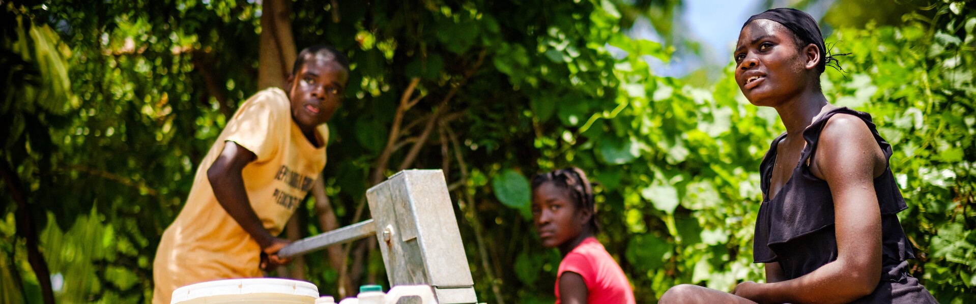 Hilfsorganisationen errichteten eine Trinkwasseranlage in Haiti