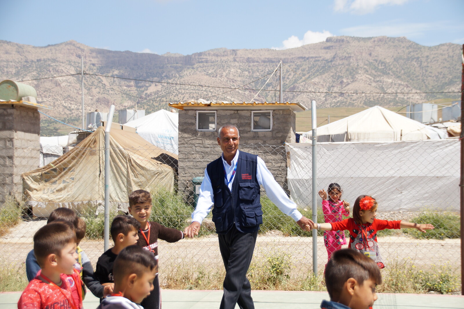 In einem Flüchtlingslager in Kurdistan kümmert sich Hameed Jirdo um traumatisierte Kinder.