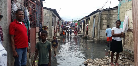 Menschen in Haiti, nachdem Hurrikan Matthew dort 2016 wütete
