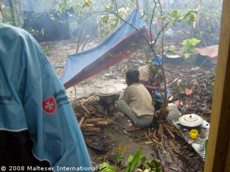 Zyklon Myanmar: Notlager in Labutta