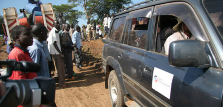 Flut Afrika: ADH Wagen auf den Weg von Soroti nach Amugo