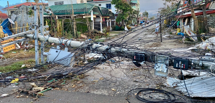 Taifun Rai zerstörte vielerorts die Infrastruktur 