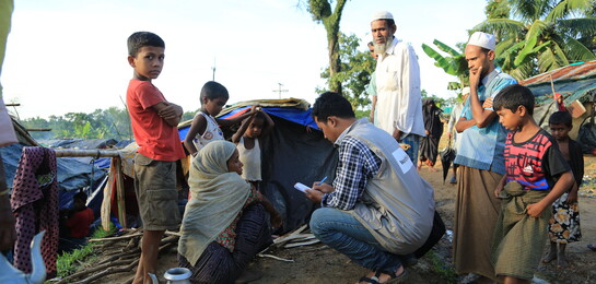 Angekommen in Bangladesch, berichten die vertriebenen Menschen Helfern unserer Bündnismitglieder von ihren Erlebnissen.