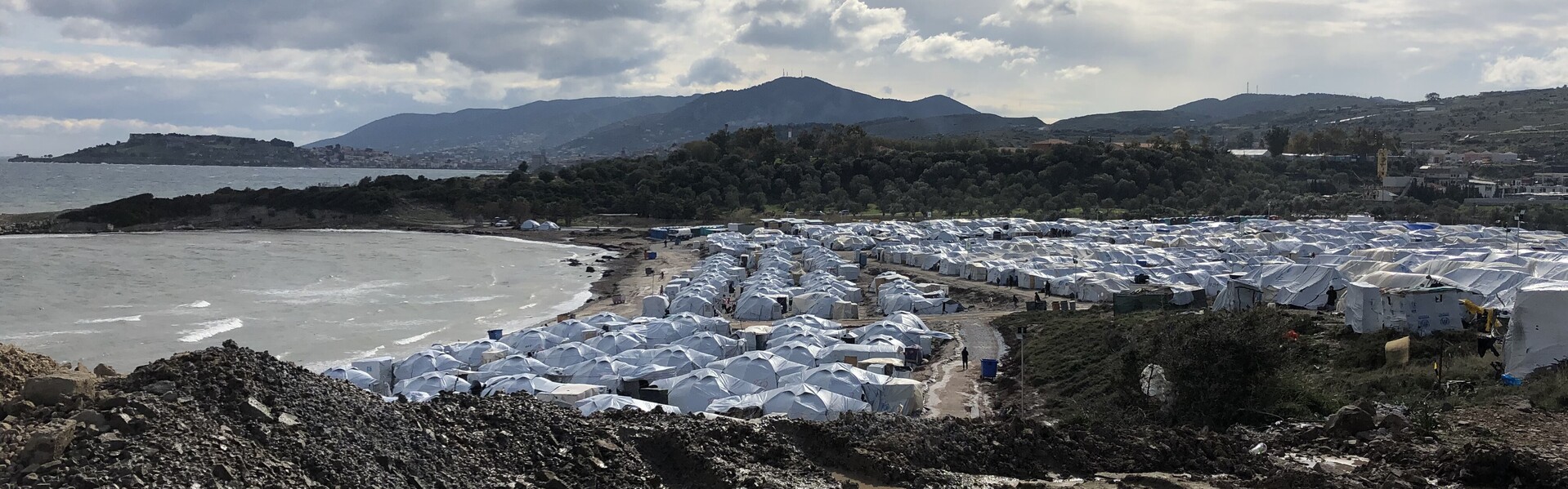 Das Flüchtlingscamp Kara Tepe auf der griechischen Insel Lesbos