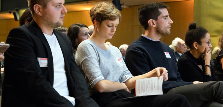 Die Journalisten Karsten Kaminski, Johanna Sagmeister, Sebastian Schneider und Thembi Wolf