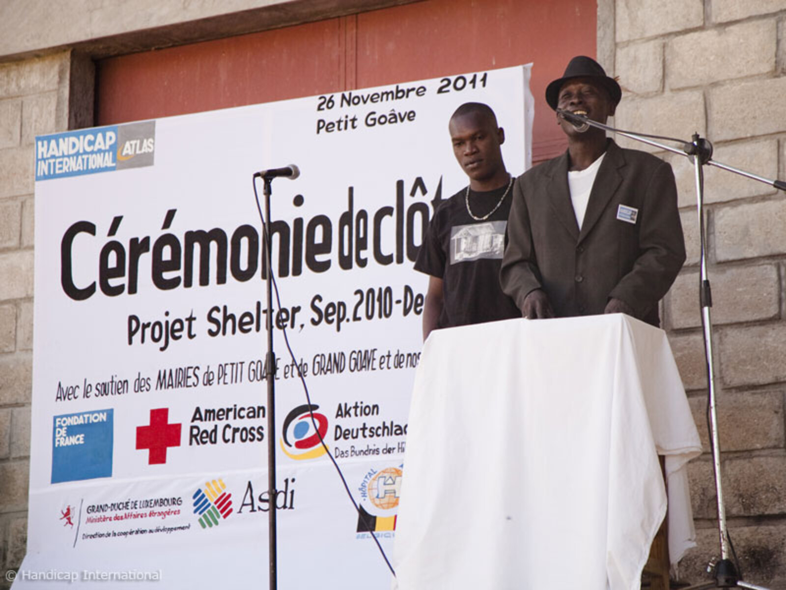 Abschluss des Bauprojektes von 1050 Sheltern, die Handicap International seit dem Beben in Gran Gôave und Petit Gôave errichtet hat