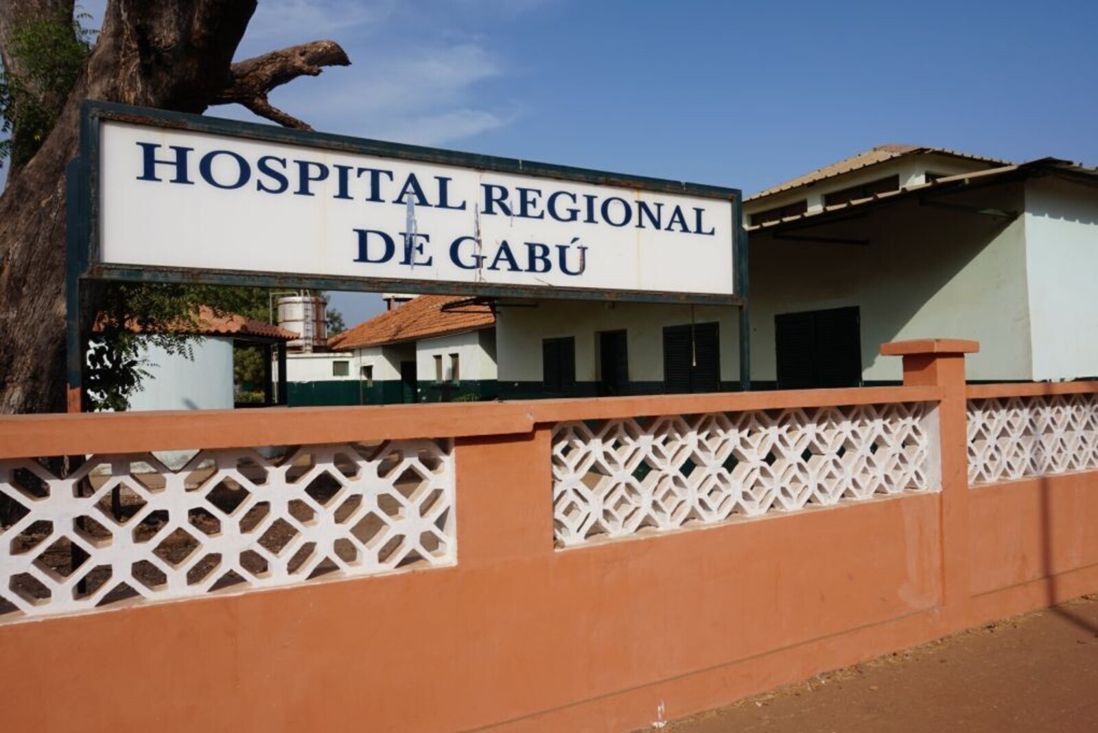 Frontansicht Kinderkrankenhaus Guinea-Bissau