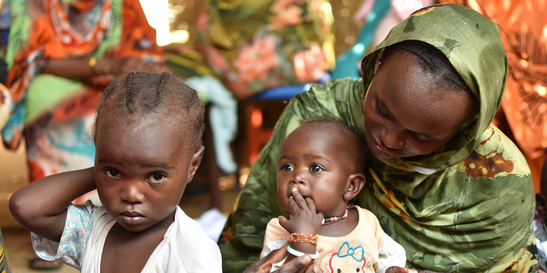 Eine Familien aus dem Sudan im Flüchtlingscamp