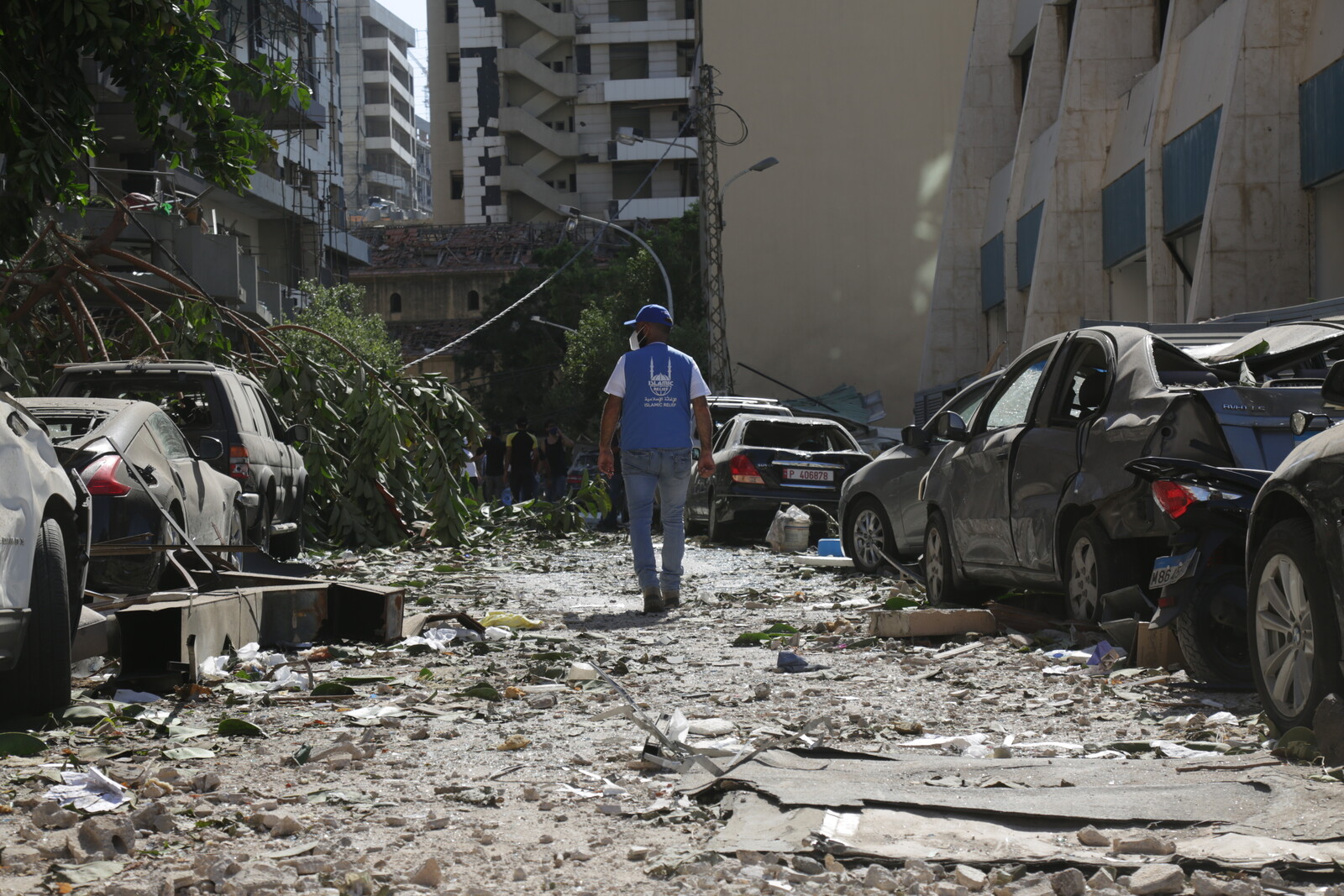 Ein Helfer von Islamic Relief nach den Explosionen in Beirut
