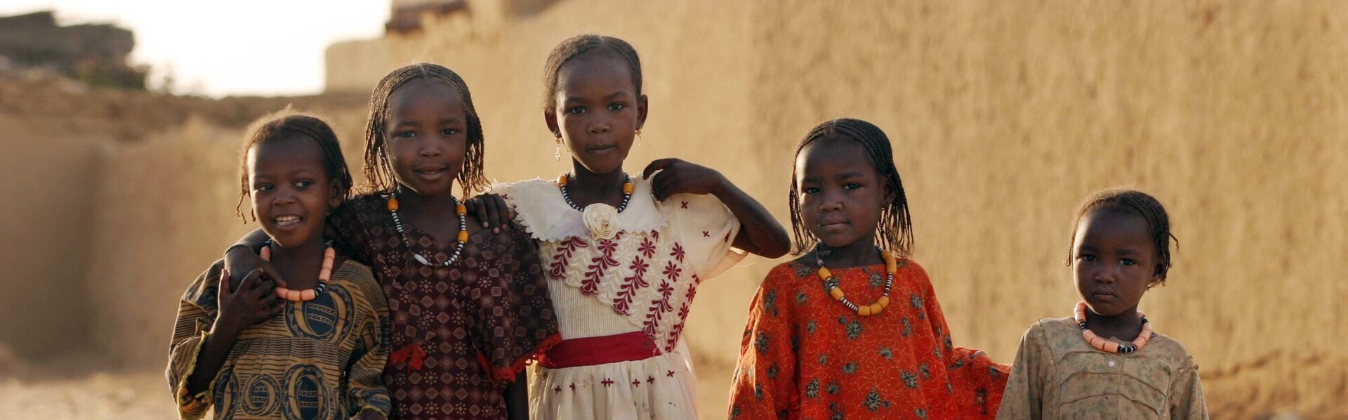 Fünf Mädchen aus dem Sudan (Archivbild)