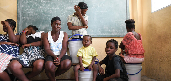 Auf Haiti erhalten Betroffene Hilfsgüter.